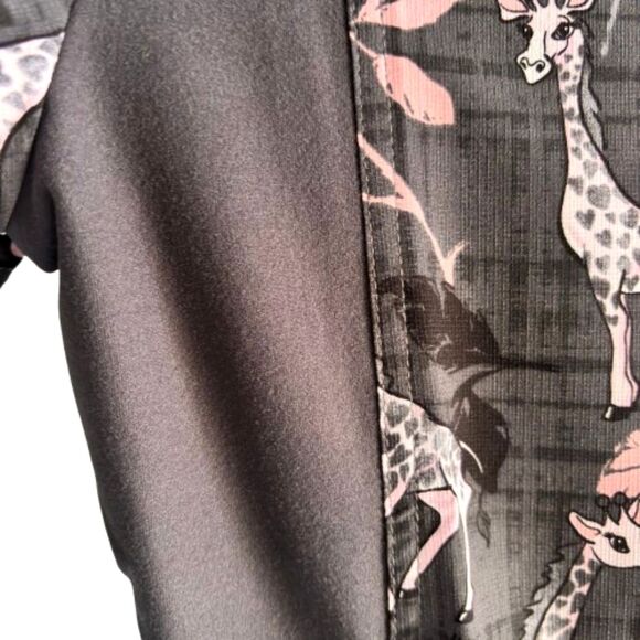 Cherokee IFLEX Giraffe Print Scrub Top Size M V-Neck Nurse Uniform - Picture 5 of 7